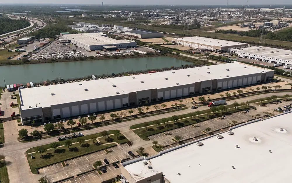 Averitt Houston HPS Warehouse Exterior 01