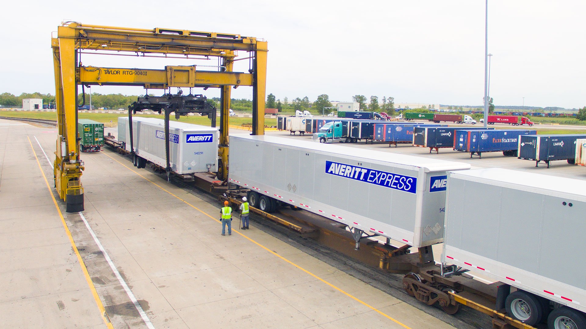 Trailer On Flatcar Intermodal Service TOFC Transportation Averitt