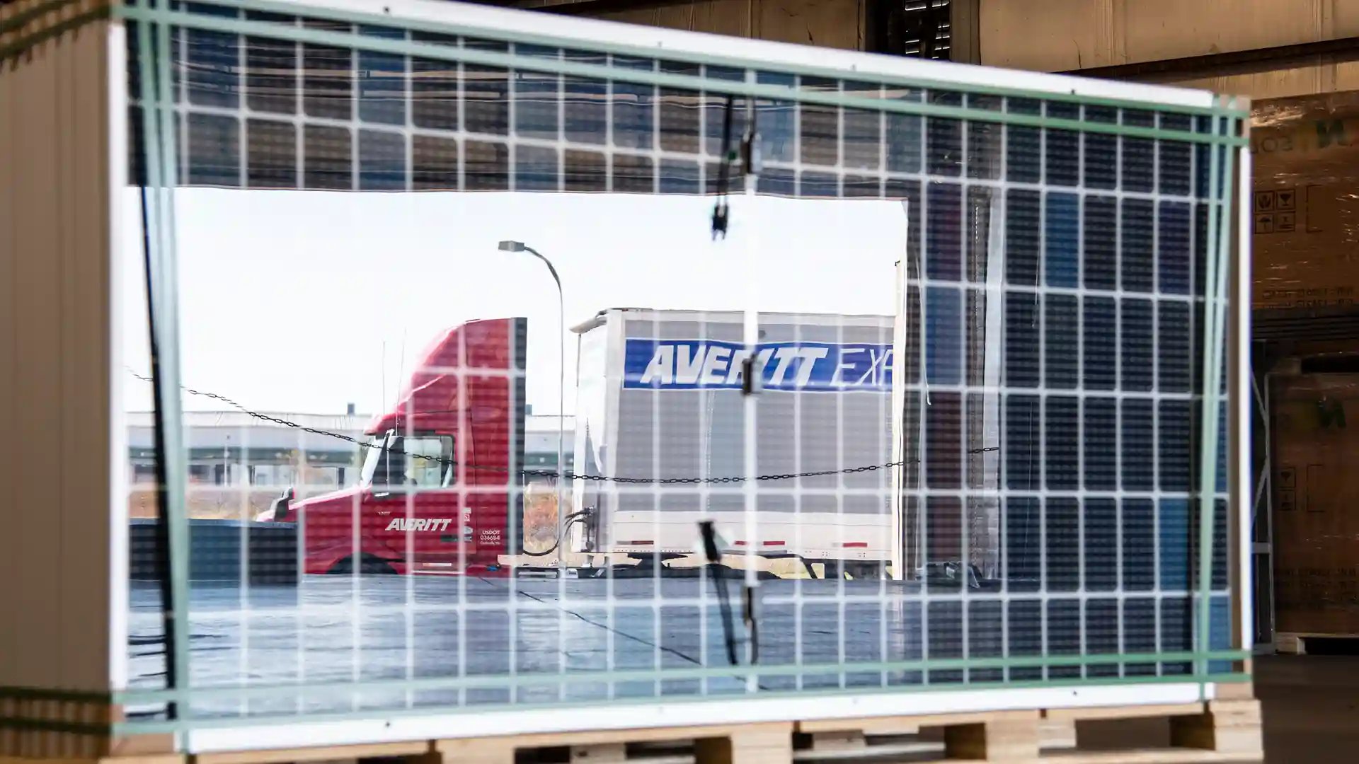 solar-industry-logistics-panel