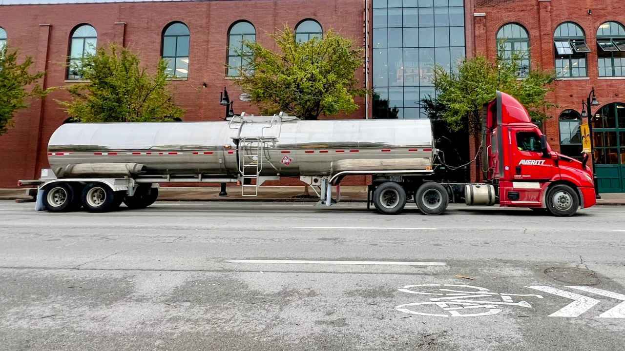 Tanker Truck (3)
